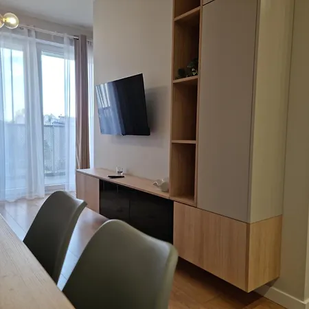 Blisko Manufaktury Host Lutomierska *