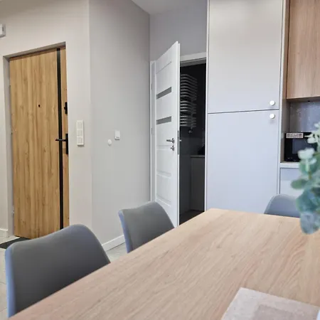 Blisko Manufaktury Host Lutomierska Apartamento Łódź