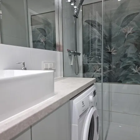 Apartman Blisko Manufaktury Host Lutomierska *