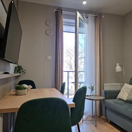 Blisko Manufaktury Host Lutomierska * Łódź