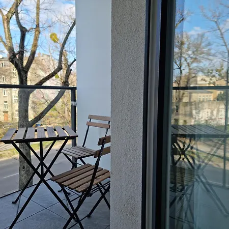 Blisko Manufaktury Host Lutomierska Łódź