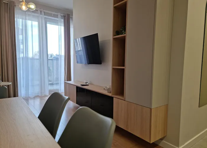 Blisko Manufaktury Host Lutomierska *