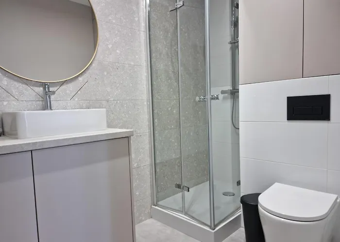 Blisko Manufaktury Host Lutomierska Apartman *