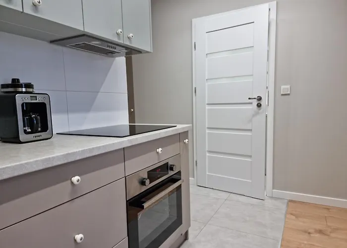 Blisko Manufaktury Host Lutomierska *