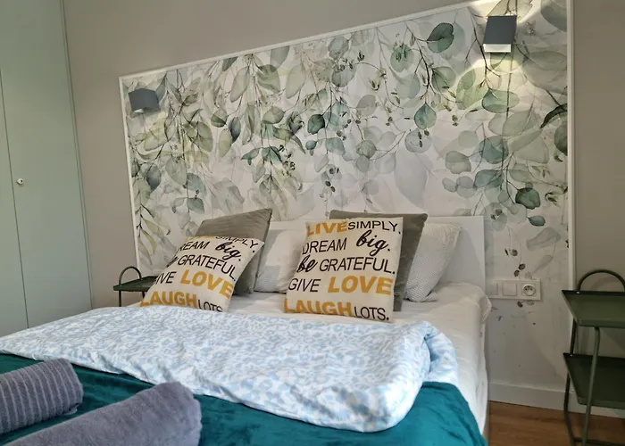 Blisko Manufaktury Host Lutomierska *